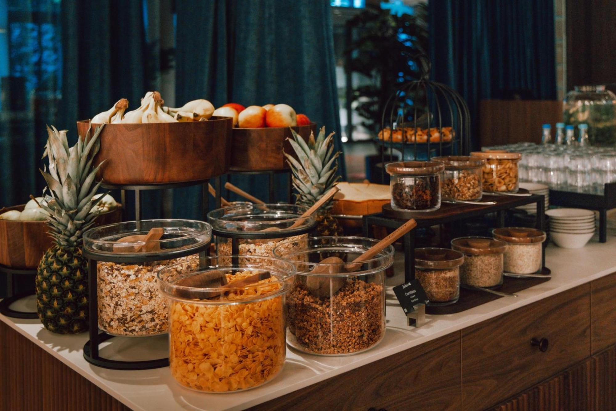 Radisson Blu Media Harbour Hotel, Duesseldorf — Fotos 1